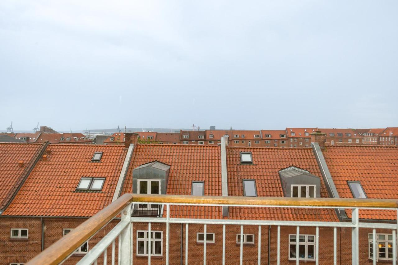 Come Stay In Penthouse With Room For 2-People Århus Dış mekan fotoğraf
